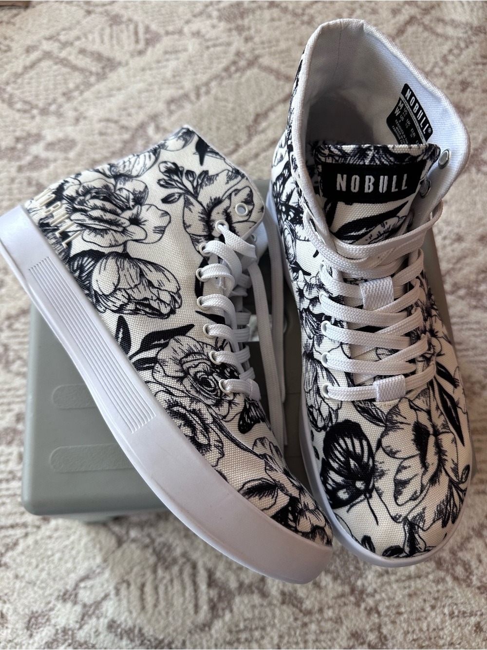 NOBULL Floral High-Top Sneakers Canvas Training Shoes White Black like new